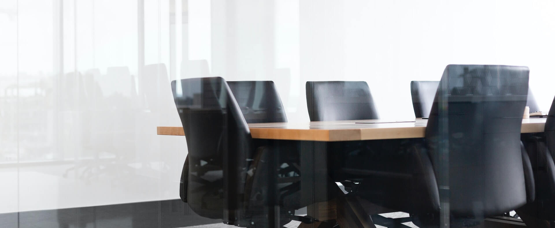 office-desk-with-chairs